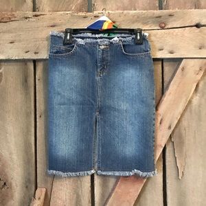 SO Denim Frayed Hem Jean Midi skirt size 4🎈🎈